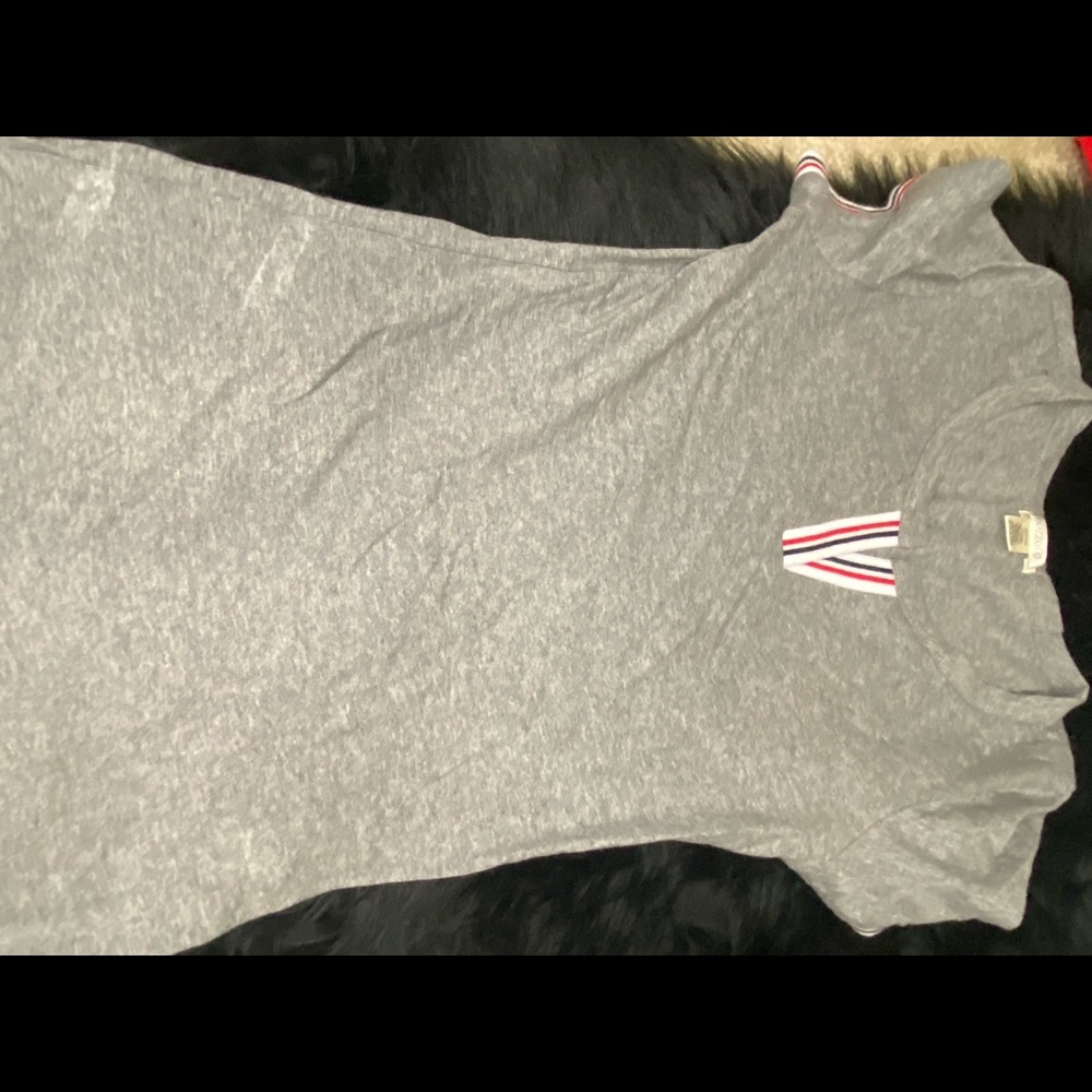 Grey v-neck striped top